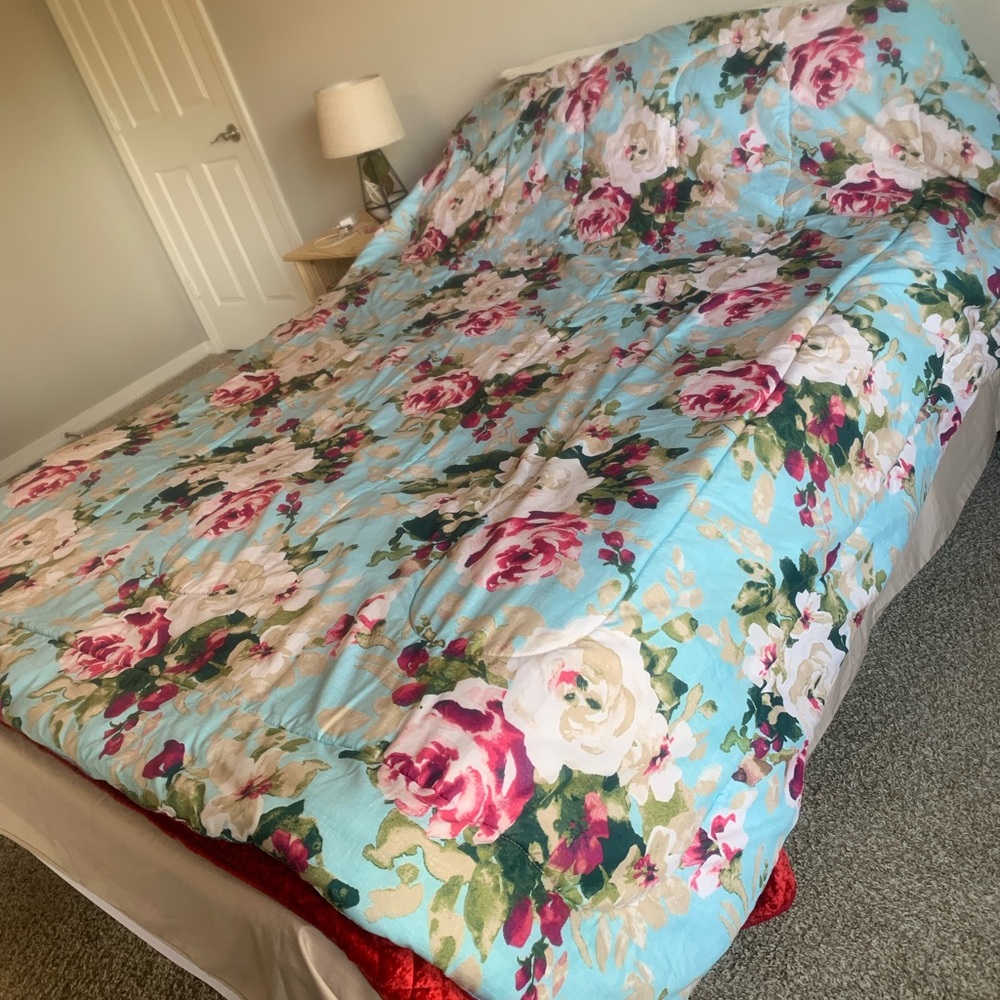 Floral Comforter with Two Pillow Cases
